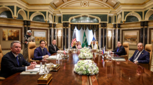 Estados Unidos y Rusia iniciaron las conversaciones en Arabia Saudita para acordar una tregua en Ucrania
