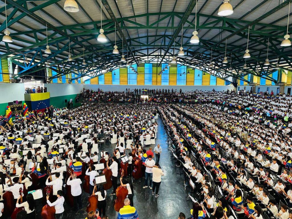 Más de 2700 músicos en el concierto de aniversario del sistema en Mérida