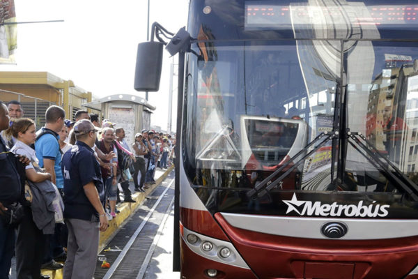 Metrobús activará ruta playera a La Guaira del 1 al 4 de marzo