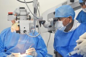 Operadas 2.000 personas de cataratas en Petare