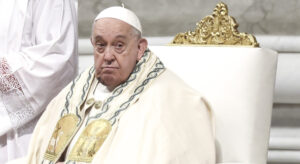 El papa Francisco sufre una neumonía bilateral y presenta "un cuadro complejo"