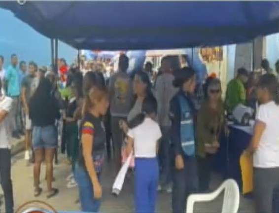 Plan Antonio José de Sucre brinda atención integral a familias de Petare