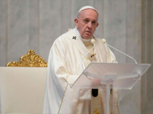 Salud del papa Francisco registra una ligera mejoría