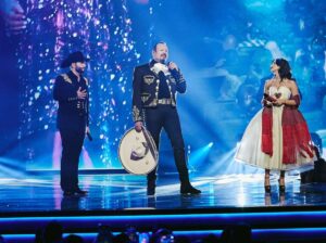 Shakira y Carin León triunfaron en el Premio Lo Nuestro 2025