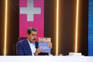 Venezuela firma convenios de energía con India e incorpora las 7T con China