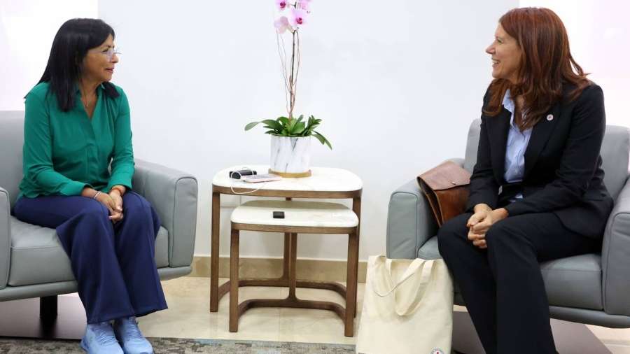 Vicepresidenta Rodríguez revisa cooperación con la Cruz Roja