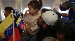 Entre ellos mujeres y niños