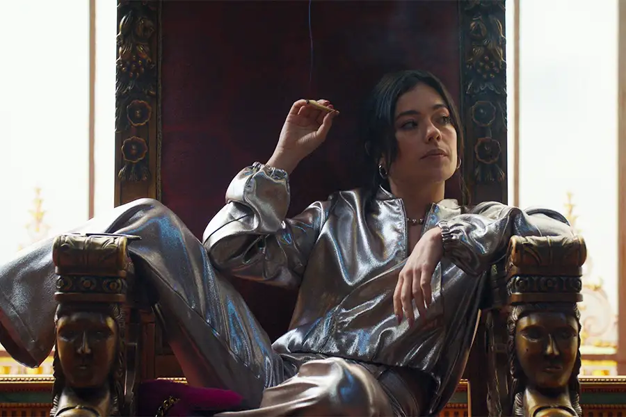 su-majestad-prime-video-serie-critica