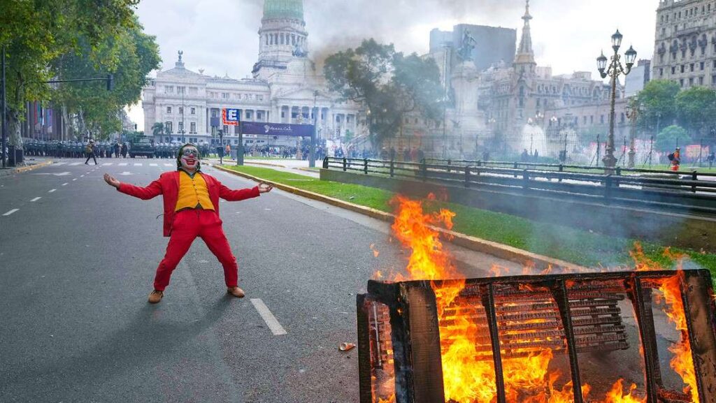 114 detenidos y al menos 50 heridos en jornada de represión en Argentina