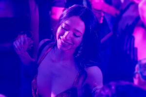 Mikey Madison da la gran sorpresa y se alza como la mejor actriz gracias a su papel en 'Anora'