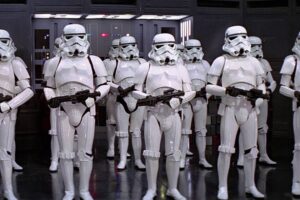 Un inexplicable error de continuidad en 'Star Wars' es culpable de la famosa torpeza de los soldados imperiales. "Creía que no estaba en el plano"