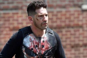 "No será un Punisher light". Jon Bernthal promete que el especial del Castigador para Disney+ será tan oscuro, brutal y violento como cabría esperar