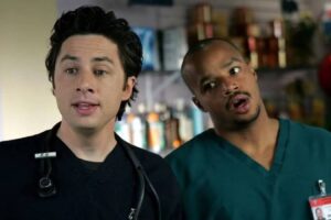 Un actor de 'Scrubs' aprendió por las malas que es mejor dejar tranquilas a las mascotas de Disneyland. "No me permitieron volver por un año"