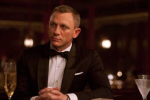 El futuro de James Bond pasa por las sagas de 'Spider-Man' y 'Harry Potter'. Amazon negocia con dos pesos pesados de la industria para capitanear la franquicia