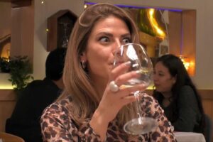 'First Dates', una soltera de Valencia alucina con la petición de su cita. "Si tienes alguna amiguita para mí"