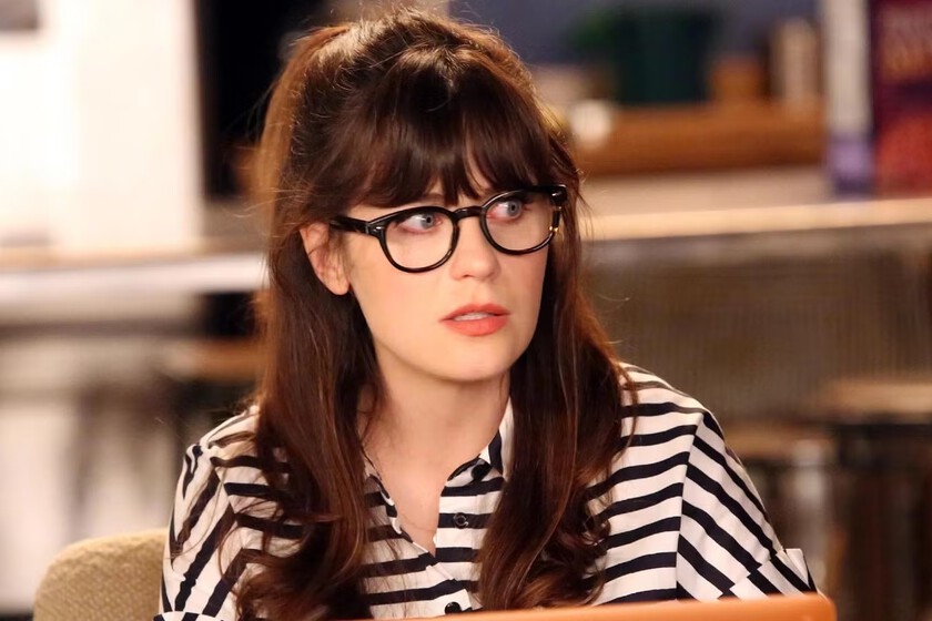 Qué fue de Zooey Deschanel, la gran esperanza indie que pasó 500 días con Joseph Gordon-Levitt y acabó haciendo un podcast sobre su serie mainstream