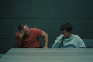 Creo que los true crimes nos han anulado la capacidad de disfrutar una serie sin giros constantes, y 'Adolescencia' es la última prueba de ello