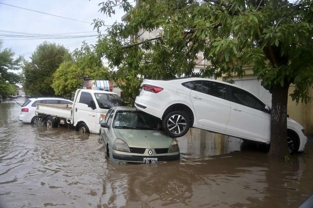 Argentina decreta tres días de duelo por muertes en las inundaciones