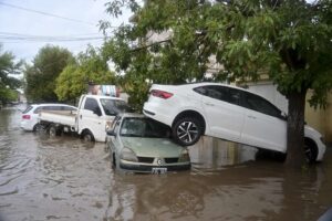 Argentina decreta tres días de duelo por muertes en las inundaciones