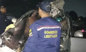 Un policía muerto y dos heridos en Carabobo tras chocar contra un caballo