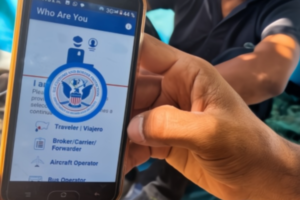 La aplicación CBP Home de Trump causa incertidumbre migratoria en la frontera de México