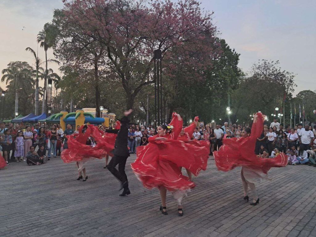 Carnavales 2025 tomaron espacios de la plaza Bolívar de Maracay