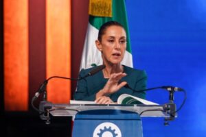 Presidenta de México rechaza aranceles de EEUU a países que compren petróleo de Venezuela