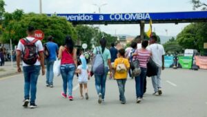 Migrantes venezolanos con más de cinco años en Colombia podrán solicitar visa de residencia