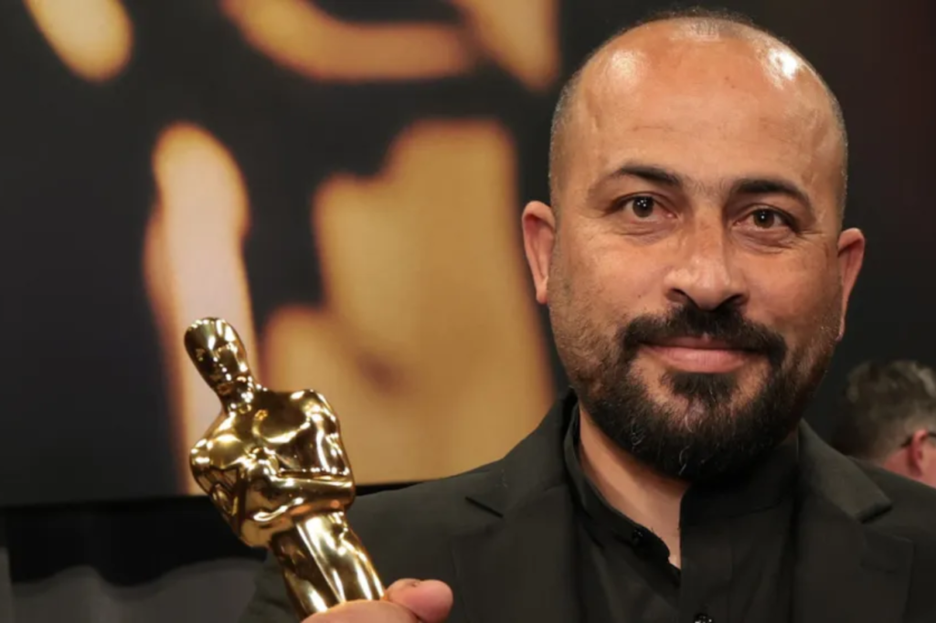 Colonos israelíes atacan a cineasta palestino ganador del Oscar