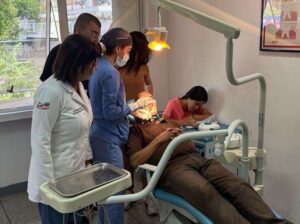 Con jornadas de asistencia celebran el mes de la salud bucal en Caracas