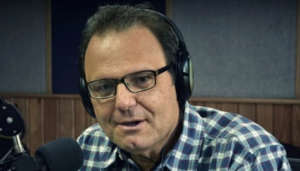 El periodista Eduardo Rodríguez narró el aparatoso accidente que sufrió con un motorizado en Caracas: "Es un auténtico milagro"