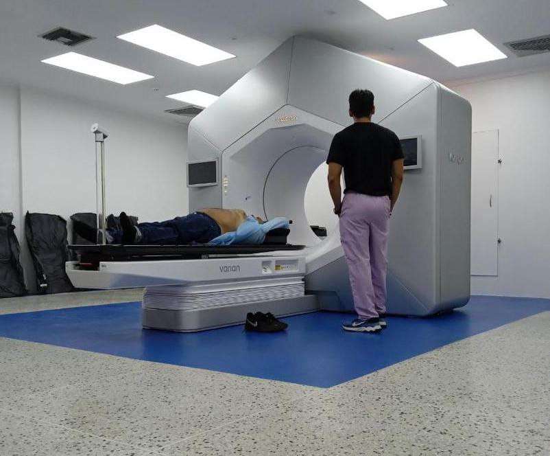 El Universitario de Maracaibo estrena equipo de alta precisión en radioterapias