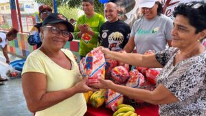 Familias de Villa Juana se benefician con la Feria del Campo Soberano