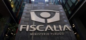 Venezolano se enfrentó a tiros contra policías que requisaban su carro