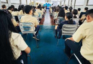 Futuros bachilleres exploraron opciones universitarias en Santa Teresa del Tuy