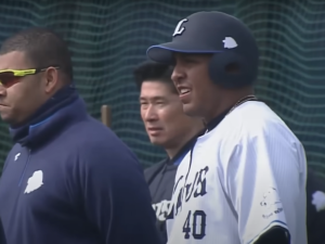 Leandro Cedeño en acción de nuevo con Seibú