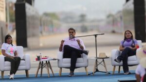 Tras revocatoria de licencia a Chevron Maduro confirma suspensión de vuelos de repatriación desde EEUU