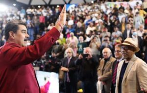 Maduro: con la poesía construiremos la revolución espiritual profunda