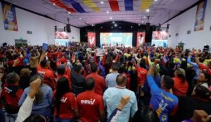 Maduro invita a participar en asambleas del Psuv para postular candidatos