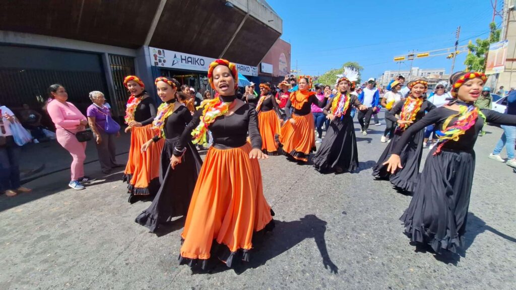 Más de 500 cultores llenaron de alegría y diversión calles de Cumaná