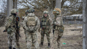 Trump suspende ayuda militar a Ucrania, Europa lanza urgente plan de rearme, mientras Rusia celebra