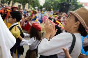 Mujeres conmemoran su Día Internacional con arte