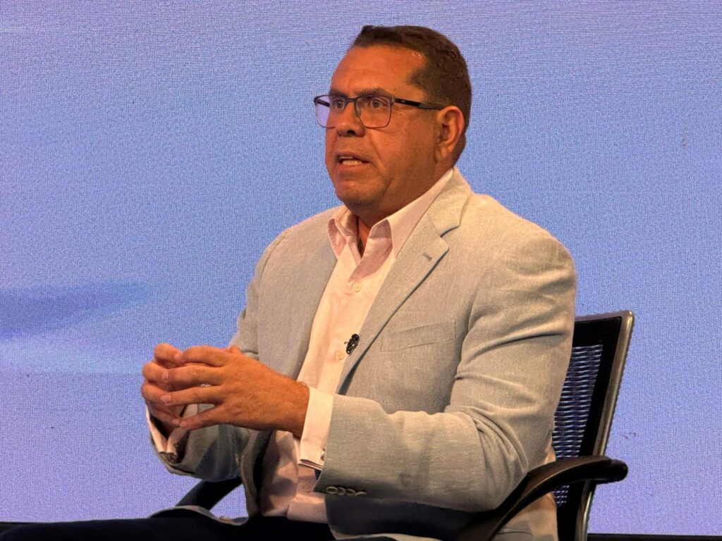 Maduro seguirá comiendo tres veces al día con y sin licencia, el pueblo no