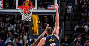 el impactante triple de Nikola Jokic y la marca histórica que quebró en la NBA