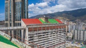 Juntos Todo es Posible avanza en trabajos de rehabilitación integral de las torres de Parque Central