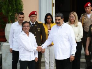 Petro aceptaría creación de zona económica especial propuesta por Maduro