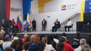 Promueven el debate sobre la reforma constitucional en La Guaira