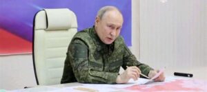 Putin instruye tratar como terroristas a soldados ucranianos en Kursk