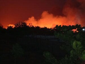 Quema de basura produjo incendio que afectó a 200 familias en Maracaibo