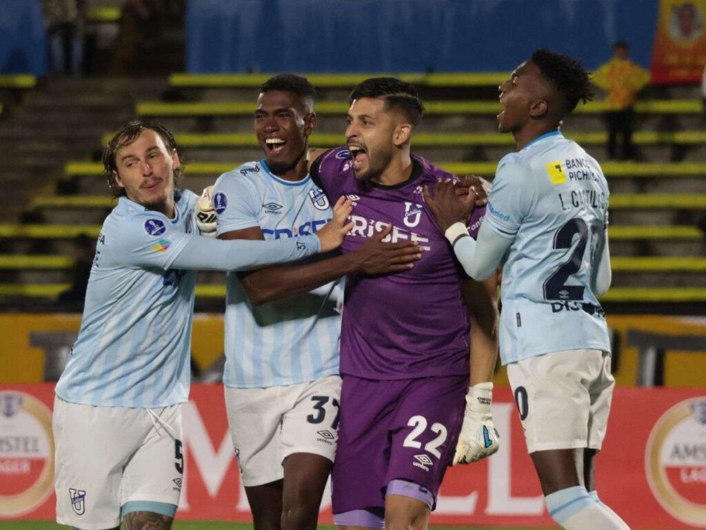 Rafael Romo se vistió de héroe con La Católica de Ecuador